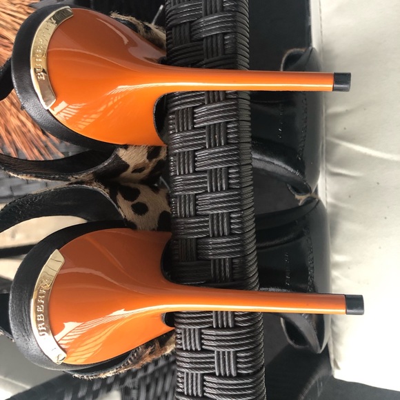 Burberry Askham Sandals - Picture 4 of 10